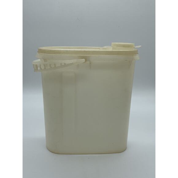 Vintage Tupperware Pitcher 587-1 White 8” Tall Kool-Aid Pitcher Read - Picture 1 of 4